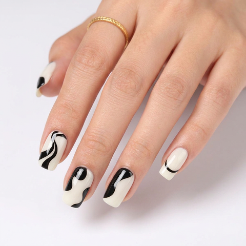072 Black & White Abstract manicure