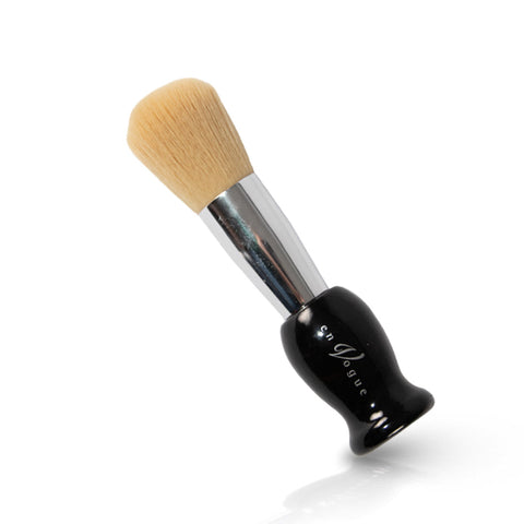 en Vogue long-handled Dust Brush for professional manicures and extensions