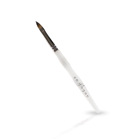 en Vogue oval gel brush for professional nail sculpting and extensions