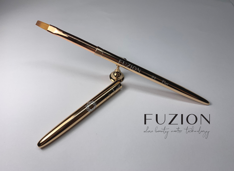 Fuzion Signature Series Gel Brush Flat #4