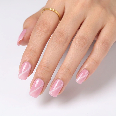 169 Baby Pink Cat Eye manicure