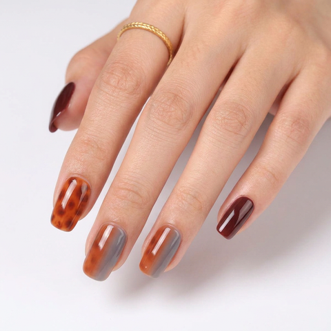 266 Brown Pattern manicure