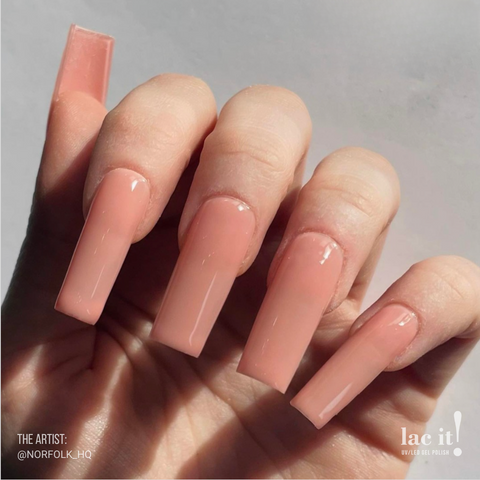 en Vogue Lac It! Nearly Nude peachy-pink crème UV/LED gel nail polish for professional nails and extensions on extra long square manicure