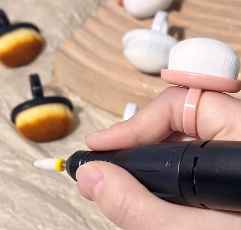 Finger Dusting Brush