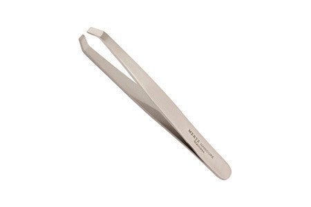 Curved Edge Tweezer - DK BEAUTY