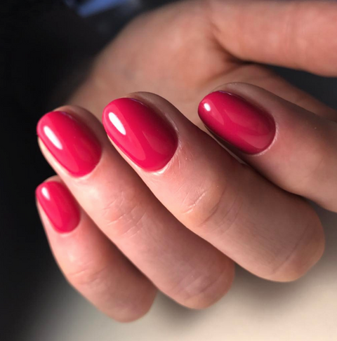 luxio-gel-polish-entrancing-raspberry-manicure-nails